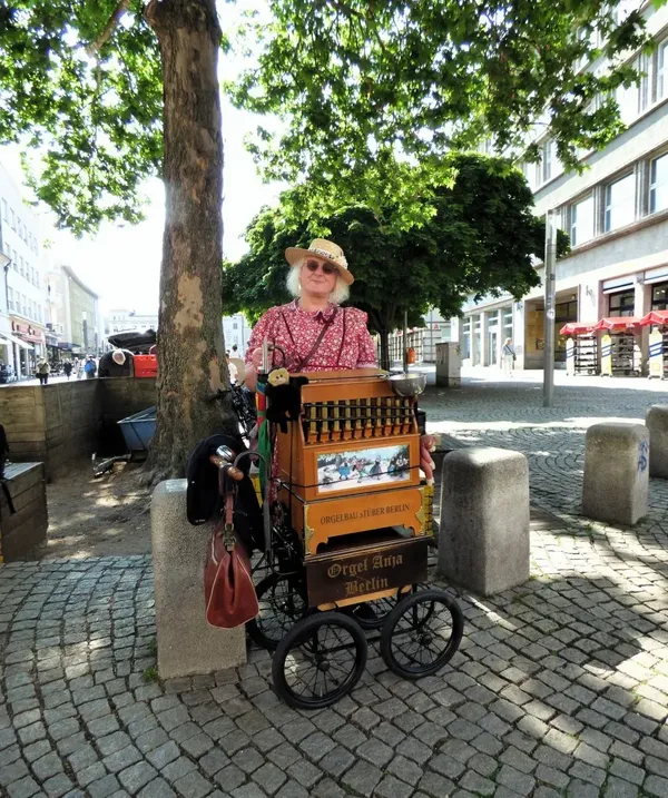 Anja unterwegs in der Spandauer Altstadt